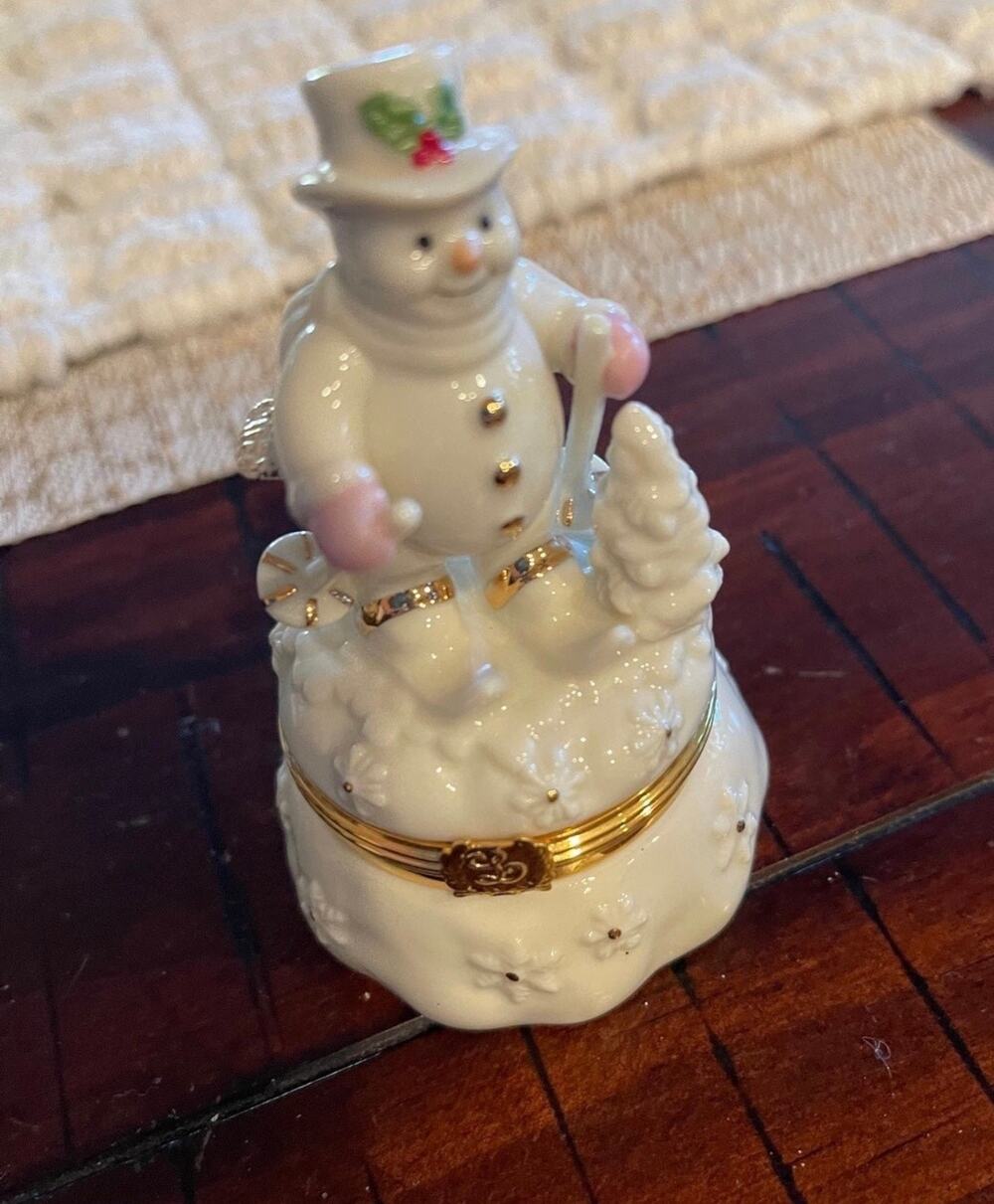Lenox Treasures box porcelain skiiing. Christmas decoration